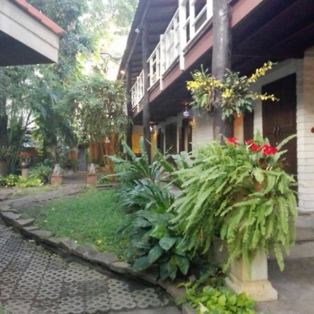 Smile House Guesthouse チエンマイ エクステリア 写真