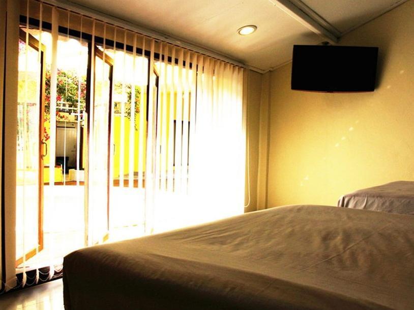 Smile House Guesthouse チエンマイ エクステリア 写真