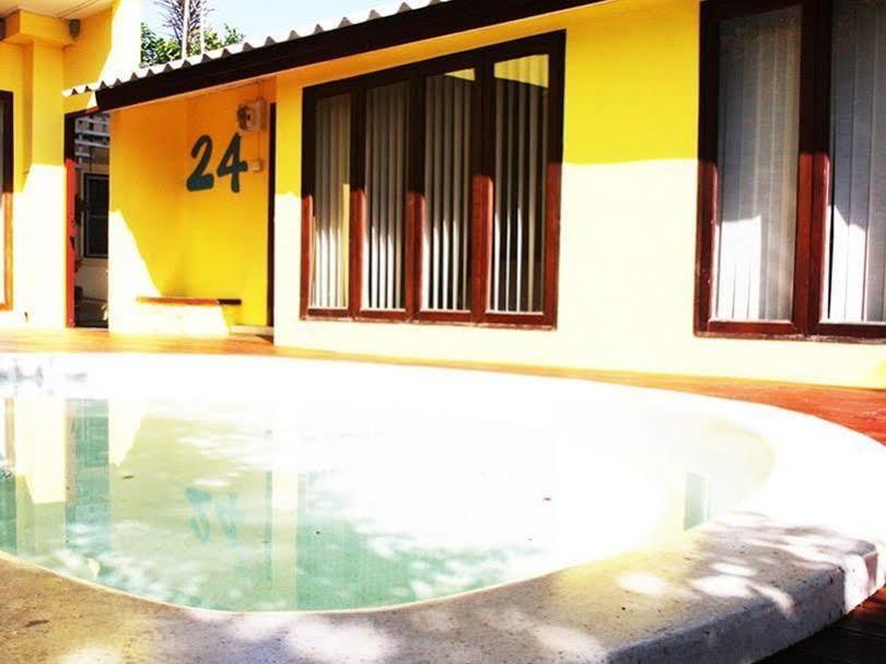 Smile House Guesthouse チエンマイ エクステリア 写真