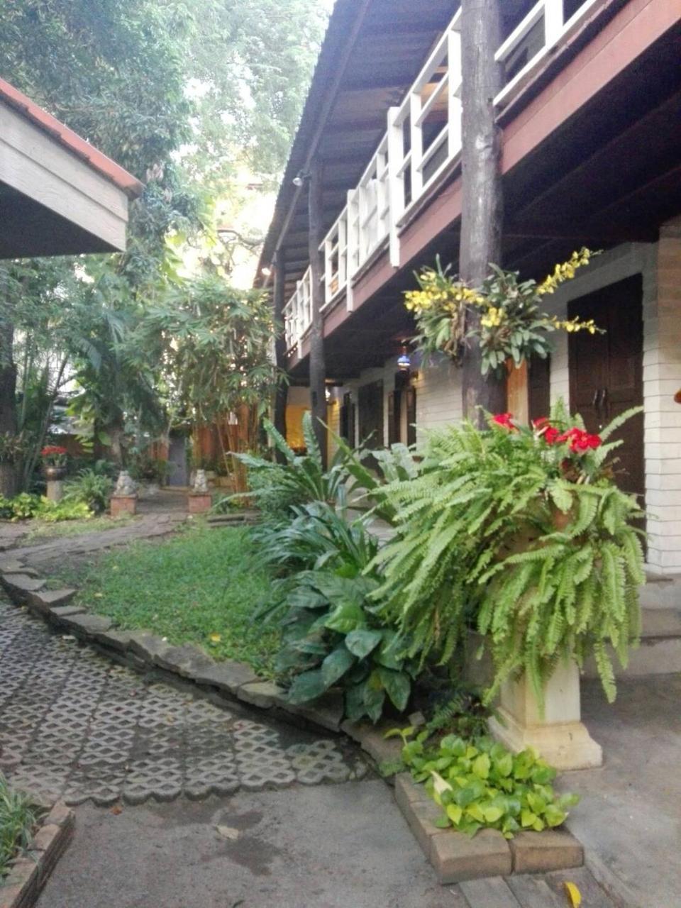 Smile House Guesthouse チエンマイ エクステリア 写真